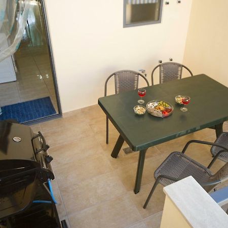 Sliema Duplex 1 Bedroom Apartment With 2 Bathrooms- Sleep 4 Exteriör bild