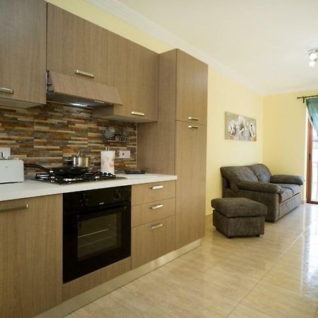 Sliema Duplex 1 Bedroom Apartment With 2 Bathrooms- Sleep 4 Exteriör bild